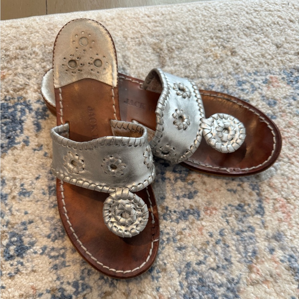🌟🌟 Jack Roger’s Flat Sandal Silver Size 7.5